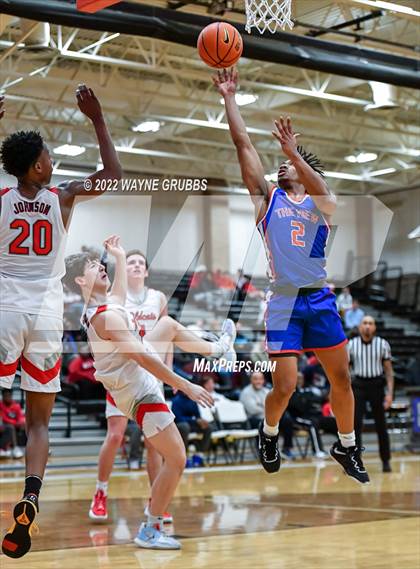 Thumbnail 1 in Parkview vs. Lake Highlands (Red River Hoopfest) photogallery.