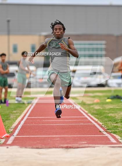 Thumbnail 1 in Bridgeland High School Invitational photogallery.
