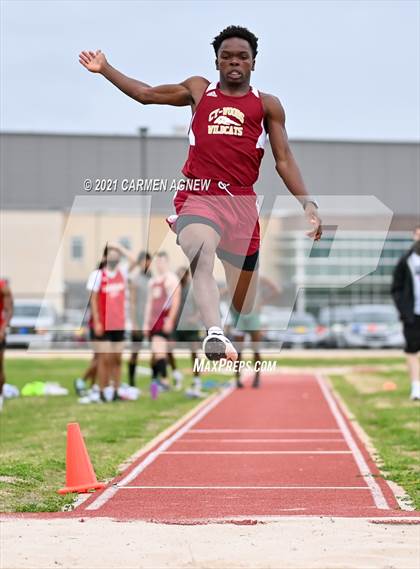 Thumbnail 3 in Bridgeland High School Invitational photogallery.
