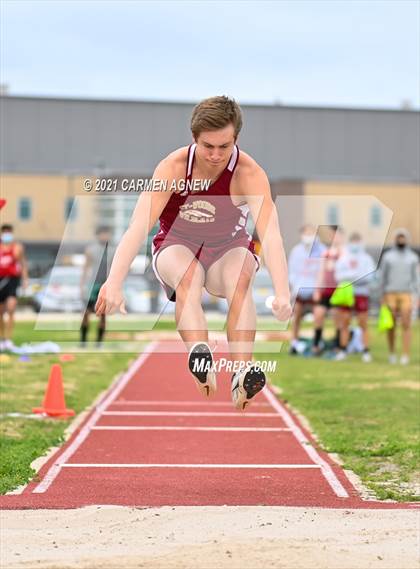 Thumbnail 2 in Bridgeland High School Invitational photogallery.