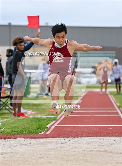 Thumbnail 1 in Bridgeland High School Invitational photogallery.