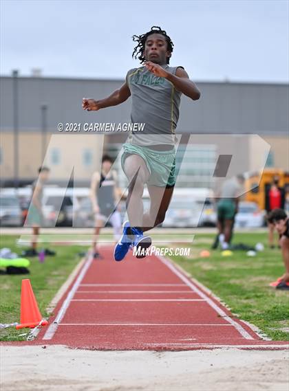 Thumbnail 3 in Bridgeland High School Invitational photogallery.
