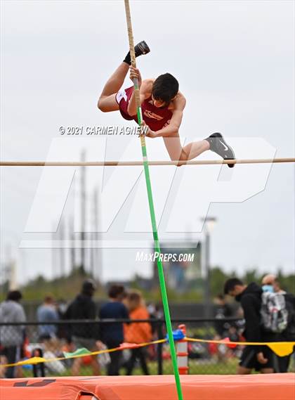 Thumbnail 3 in Bridgeland High School Invitational photogallery.