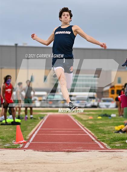 Thumbnail 2 in Bridgeland High School Invitational photogallery.
