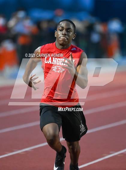 Thumbnail 3 in Bridgeland High School Invitational photogallery.
