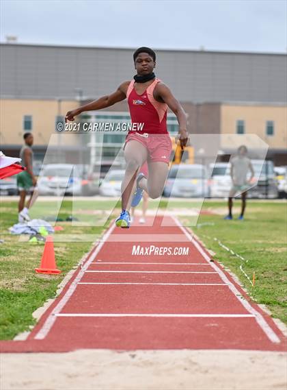 Thumbnail 1 in Bridgeland High School Invitational photogallery.