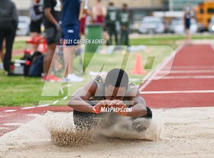 Thumbnail 1 in Bridgeland High School Invitational photogallery.