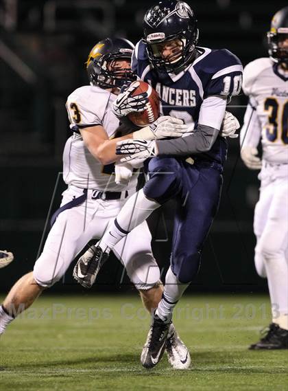 Thumbnail 3 in Eastridge vs. Victor (Section 5 Class A Final) photogallery.