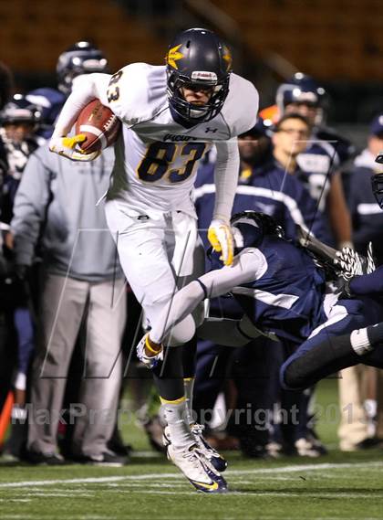 Thumbnail 3 in Eastridge vs. Victor (Section 5 Class A Final) photogallery.