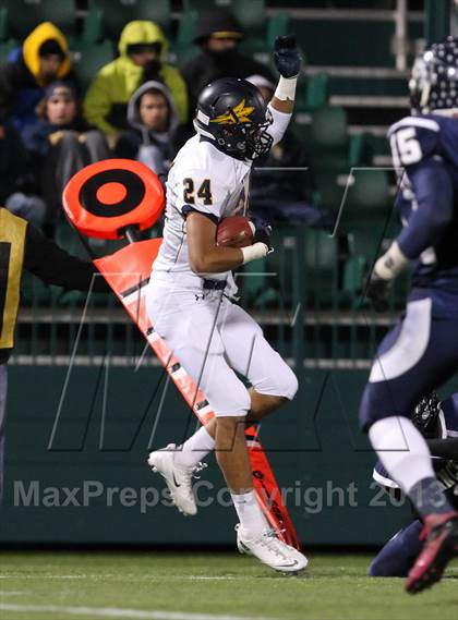 Thumbnail 1 in Eastridge vs. Victor (Section 5 Class A Final) photogallery.
