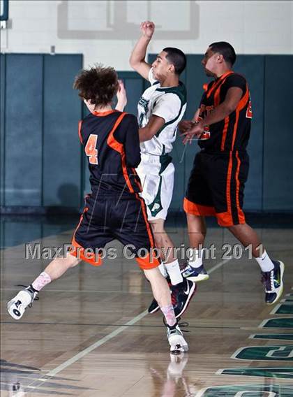 Thumbnail 1 in La Porte vs. Pasadena (McDonald's Texas Invitational) photogallery.