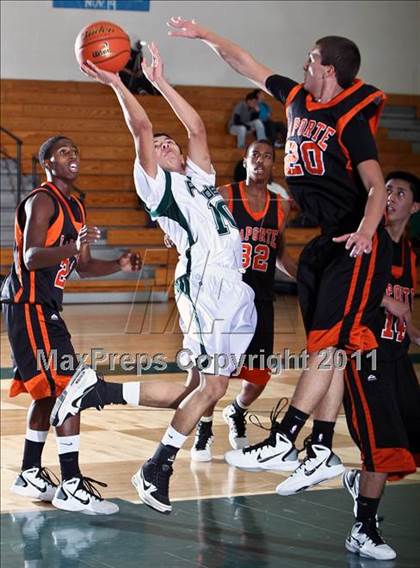 Thumbnail 3 in La Porte vs. Pasadena (McDonald's Texas Invitational) photogallery.