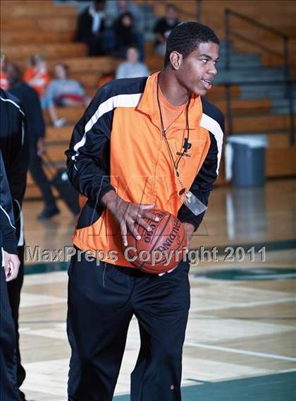 Thumbnail 2 in La Porte vs. Pasadena (McDonald's Texas Invitational) photogallery.