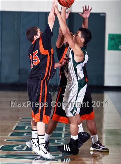 Thumbnail 2 in La Porte vs. Pasadena (McDonald's Texas Invitational) photogallery.