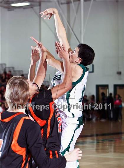 Thumbnail 2 in La Porte vs. Pasadena (McDonald's Texas Invitational) photogallery.