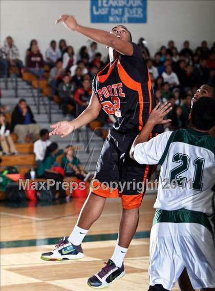 Thumbnail 1 in La Porte vs. Pasadena (McDonald's Texas Invitational) photogallery.