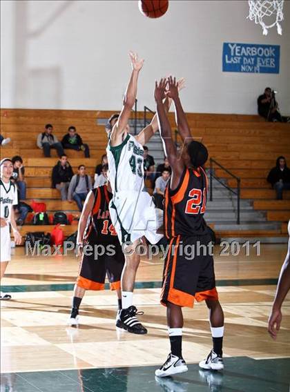 Thumbnail 2 in La Porte vs. Pasadena (McDonald's Texas Invitational) photogallery.