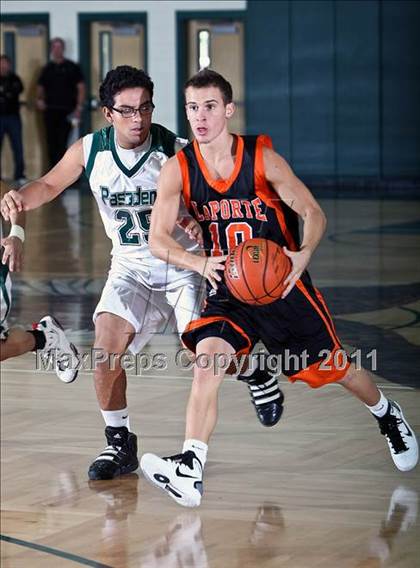 Thumbnail 2 in La Porte vs. Pasadena (McDonald's Texas Invitational) photogallery.