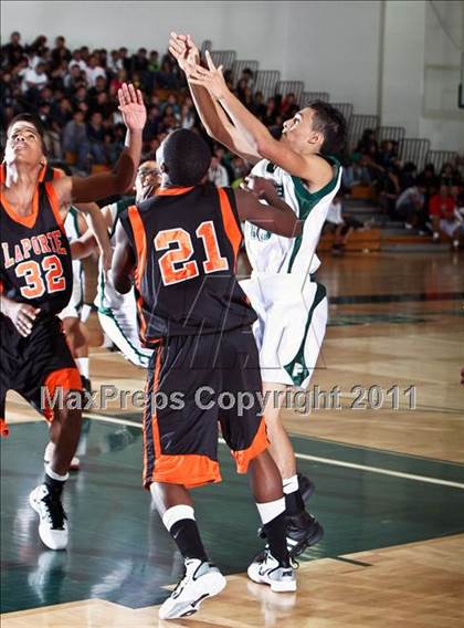 Thumbnail 1 in La Porte vs. Pasadena (McDonald's Texas Invitational) photogallery.