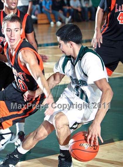 Thumbnail 2 in La Porte vs. Pasadena (McDonald's Texas Invitational) photogallery.