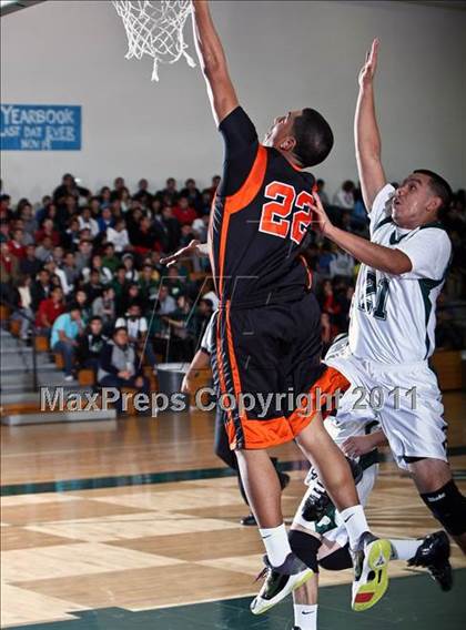 Thumbnail 2 in La Porte vs. Pasadena (McDonald's Texas Invitational) photogallery.