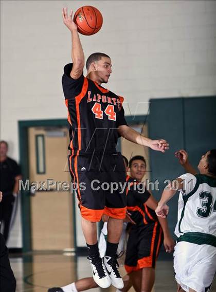 Thumbnail 2 in La Porte vs. Pasadena (McDonald's Texas Invitational) photogallery.