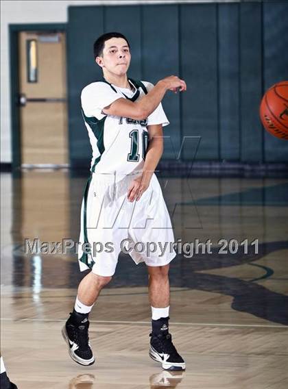 Thumbnail 3 in La Porte vs. Pasadena (McDonald's Texas Invitational) photogallery.
