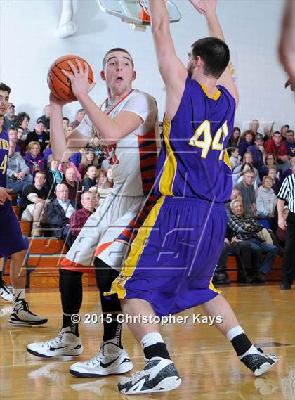 Thumbnail 2 in New Athens vs. Christopher (Sesser-Valier Holiday Tournament) photogallery.