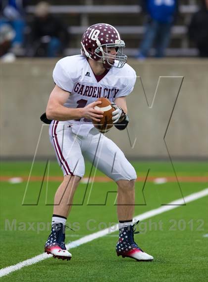 Thumbnail 3 in Riverhead vs. Garden City (Long Island D2 Final) photogallery.