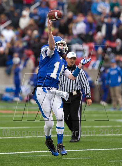 Thumbnail 1 in Riverhead vs. Garden City (Long Island D2 Final) photogallery.