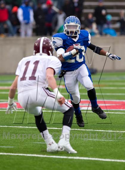 Thumbnail 1 in Riverhead vs. Garden City (Long Island D2 Final) photogallery.