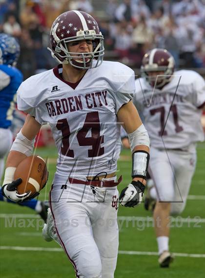 Thumbnail 2 in Riverhead vs. Garden City (Long Island D2 Final) photogallery.