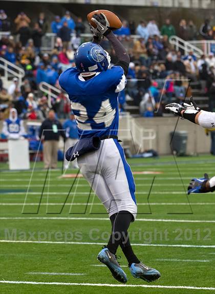 Thumbnail 3 in Riverhead vs. Garden City (Long Island D2 Final) photogallery.