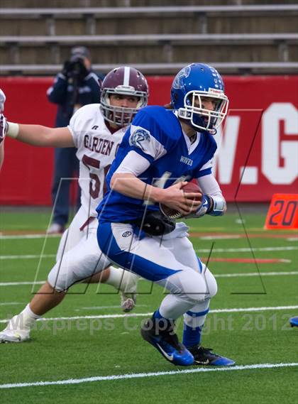 Thumbnail 2 in Riverhead vs. Garden City (Long Island D2 Final) photogallery.
