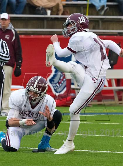 Thumbnail 1 in Riverhead vs. Garden City (Long Island D2 Final) photogallery.