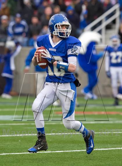 Thumbnail 1 in Riverhead vs. Garden City (Long Island D2 Final) photogallery.