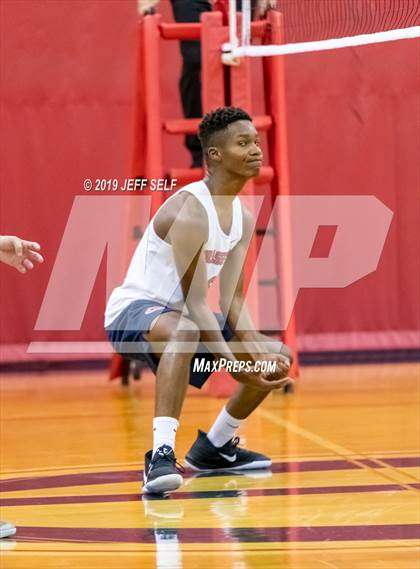 Thumbnail 3 in Grassfield vs. Hickory photogallery.