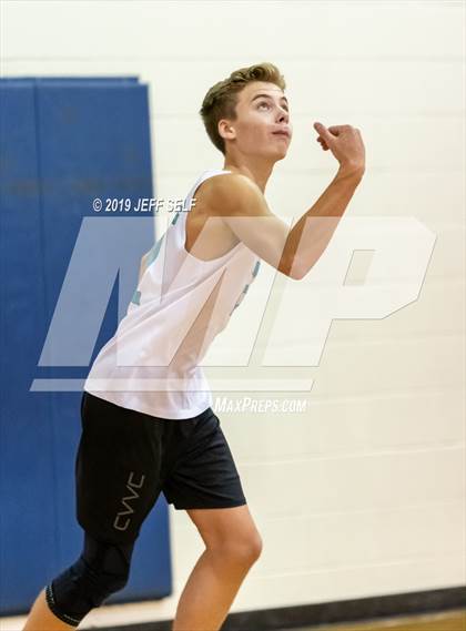 Thumbnail 2 in Grassfield vs. Hickory photogallery.