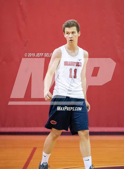 Thumbnail 3 in Grassfield vs. Hickory photogallery.