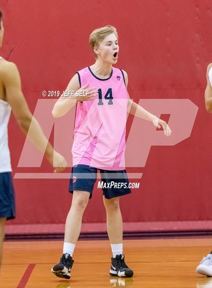 Thumbnail 1 in Grassfield vs. Hickory photogallery.