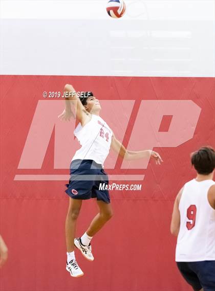Thumbnail 1 in Grassfield vs. Hickory photogallery.