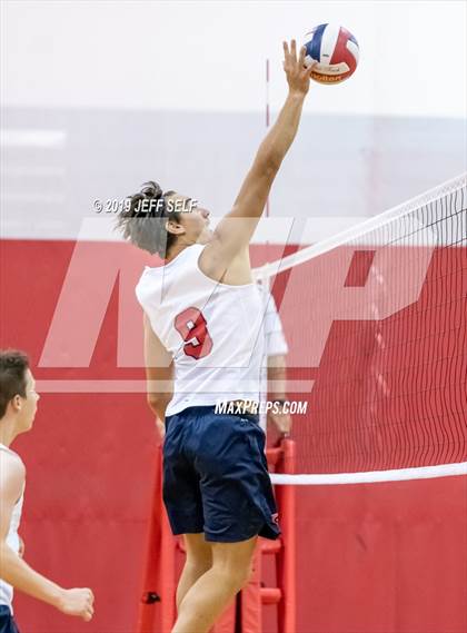 Thumbnail 3 in Grassfield vs. Hickory photogallery.