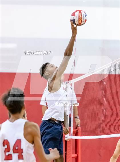 Thumbnail 1 in Grassfield vs. Hickory photogallery.