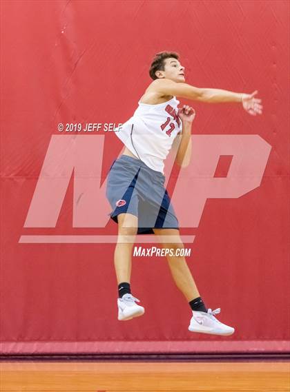 Thumbnail 1 in Grassfield vs. Hickory photogallery.
