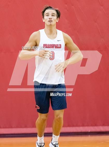 Thumbnail 1 in Grassfield vs. Hickory photogallery.