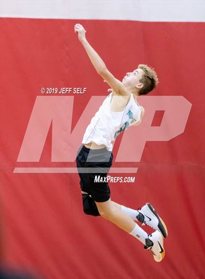 Thumbnail 3 in Grassfield vs. Hickory photogallery.