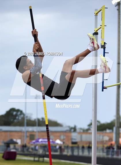 Thumbnail 3 in Lewis James Invitational (Pole Vault) photogallery.