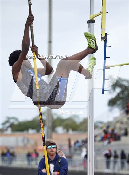 Thumbnail 2 in Lewis James Invitational (Pole Vault) photogallery.