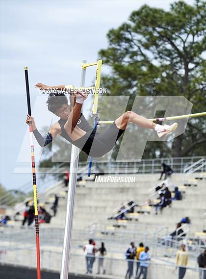 Thumbnail 2 in Lewis James Invitational (Pole Vault) photogallery.