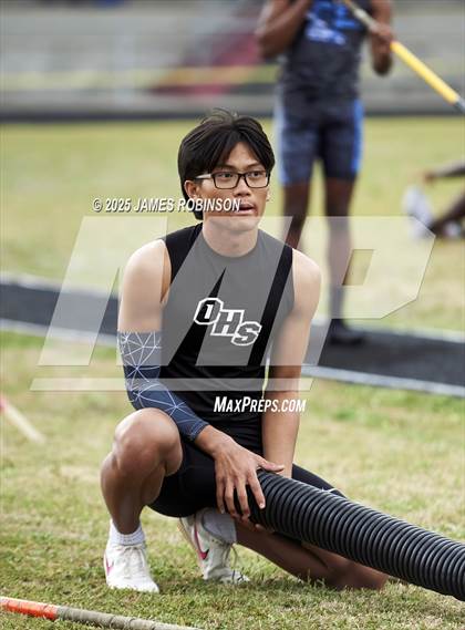 Thumbnail 2 in Lewis James Invitational (Pole Vault) photogallery.